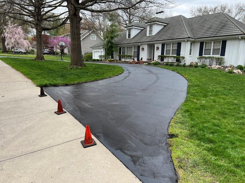 Driveway Sealcoating In Mission Hills, KS Thumbnail