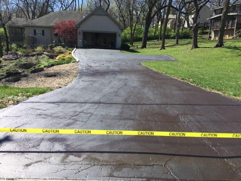 Driveway Sealcoating in St. Mission, KS Thumbnail