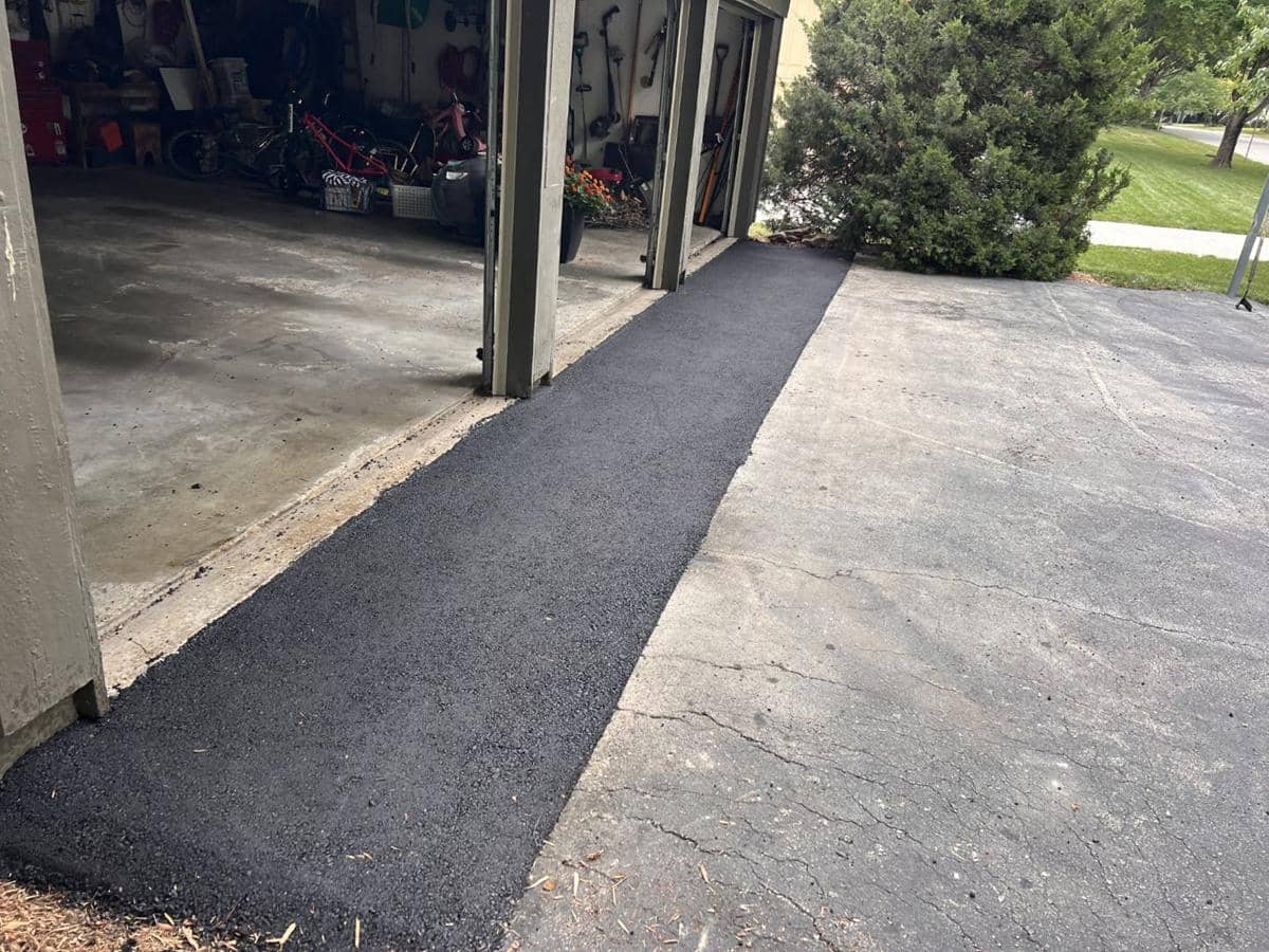 Expert Driveway Sealing Services in Bonner Springs, KS Thumbnail