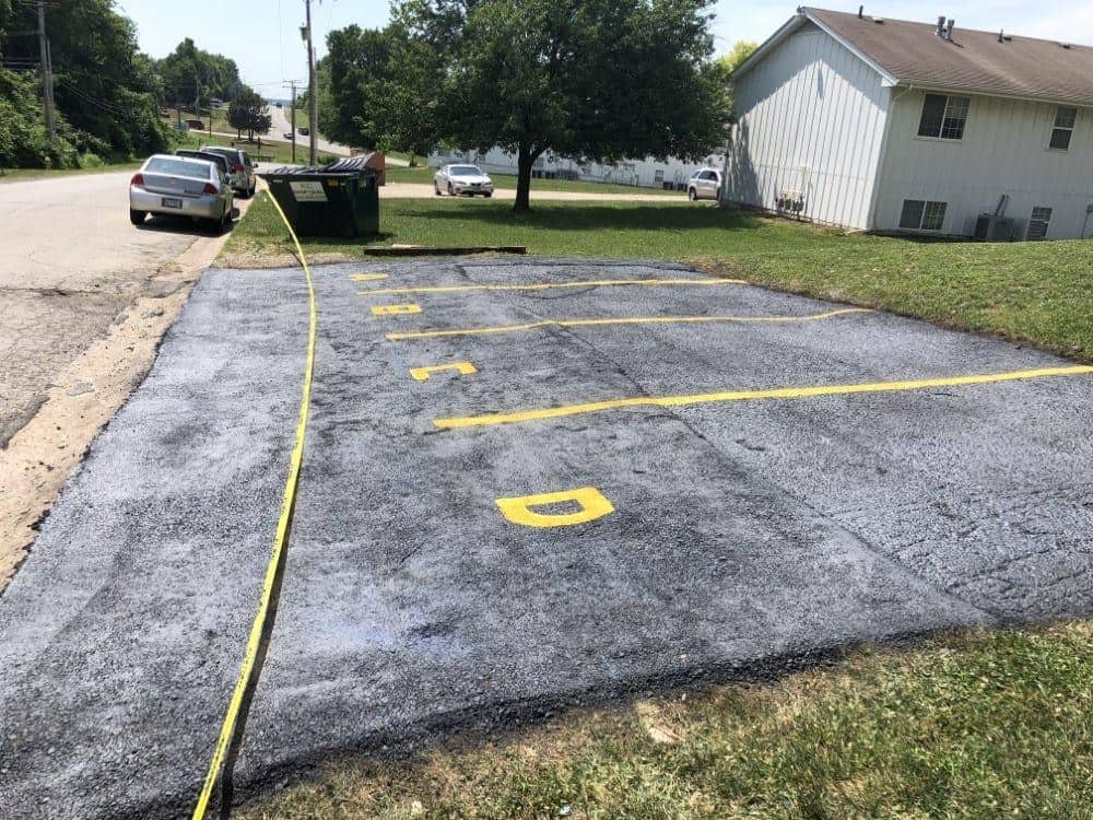 Asphalt Resurfacing and Sealcoating in Grandview, MO Thumbnail
