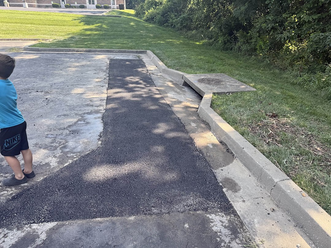 Kansas City asphalt sinkhole repair Thumbnail