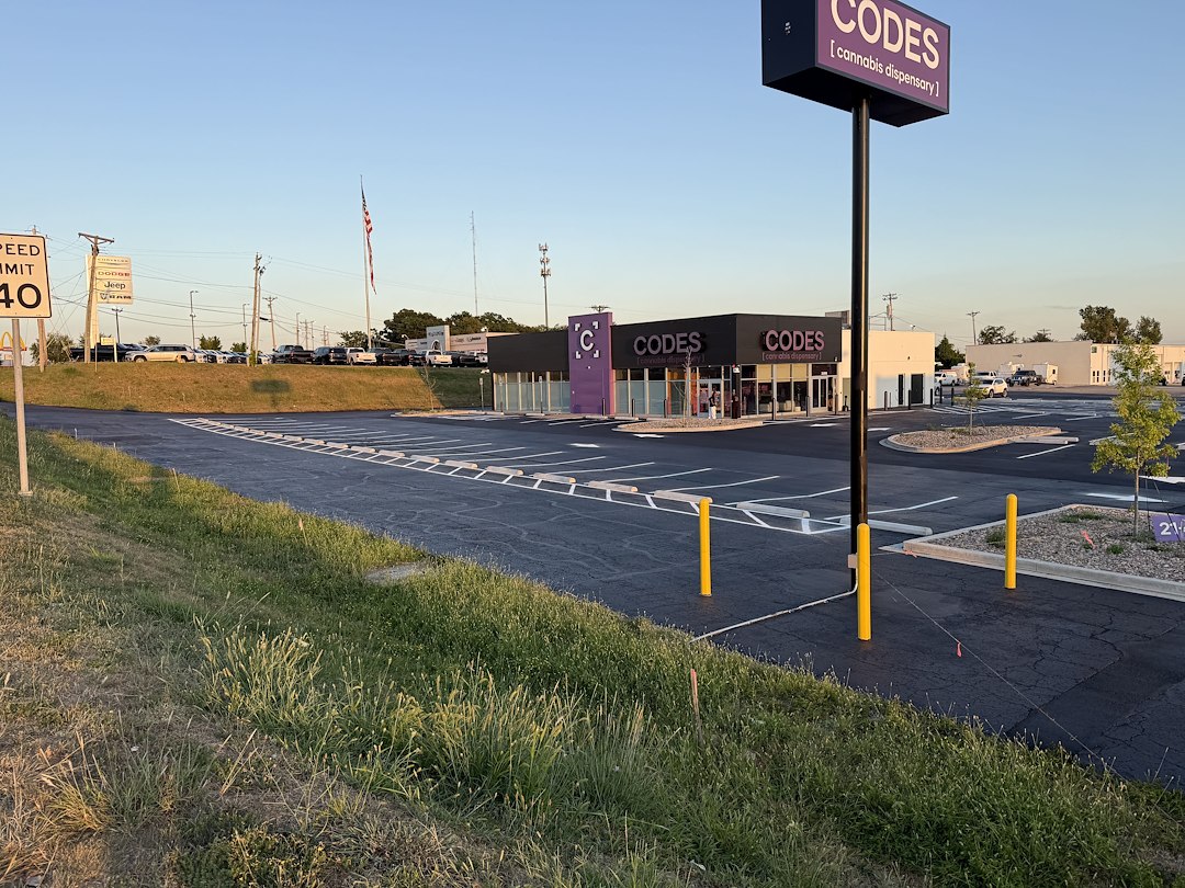 Top quality Crack filling and sealcoating in Kansas City Missouri Thumbnail